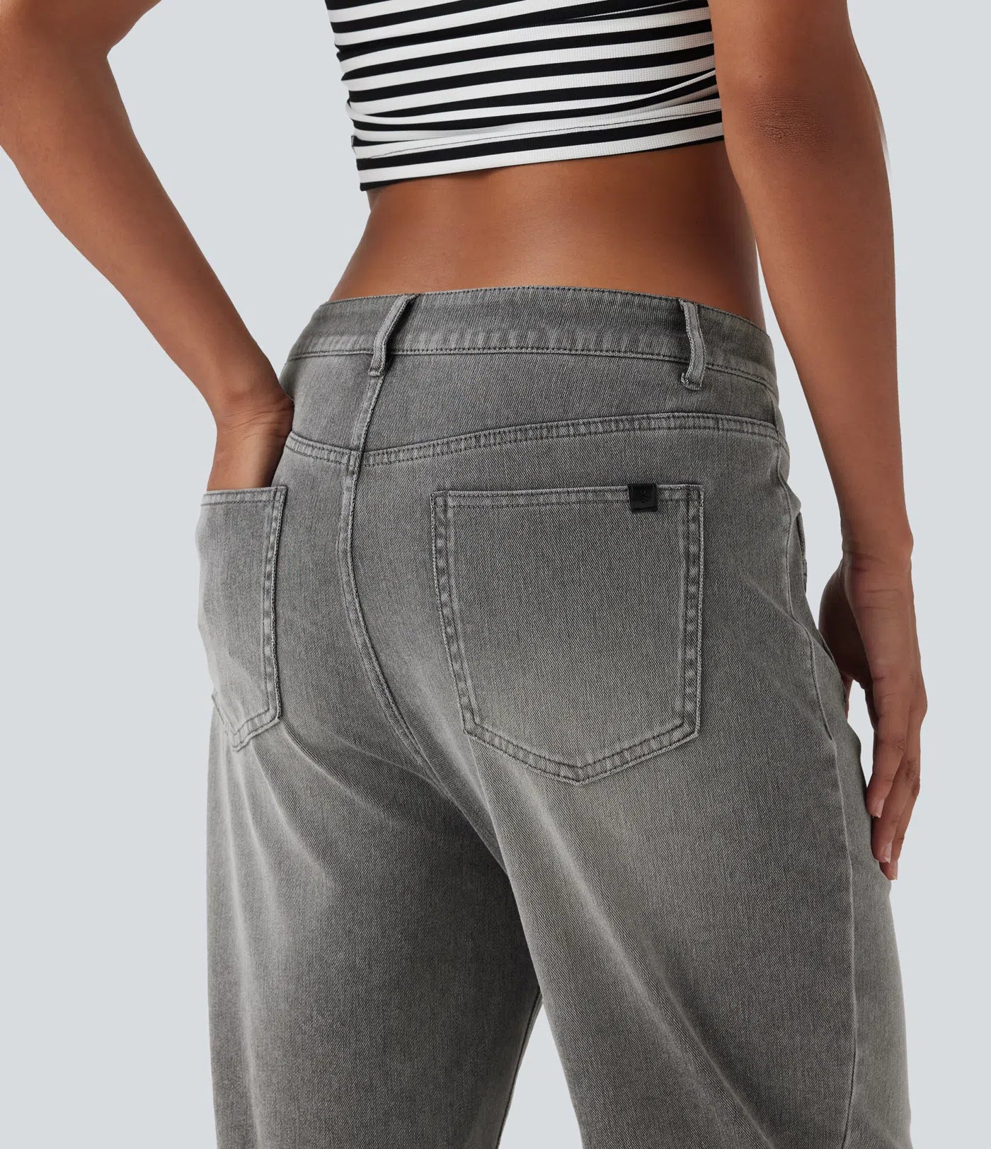 Mid Rise Straight Leg Casual Jeans with Pockets